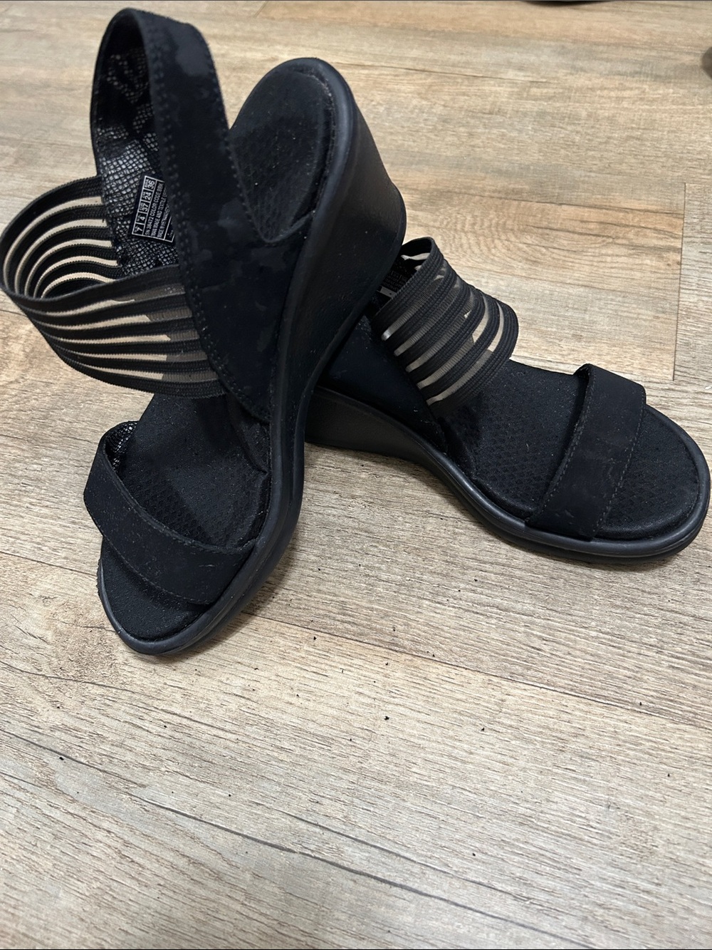 Women's Black Elastic Strap Wedge Sandals